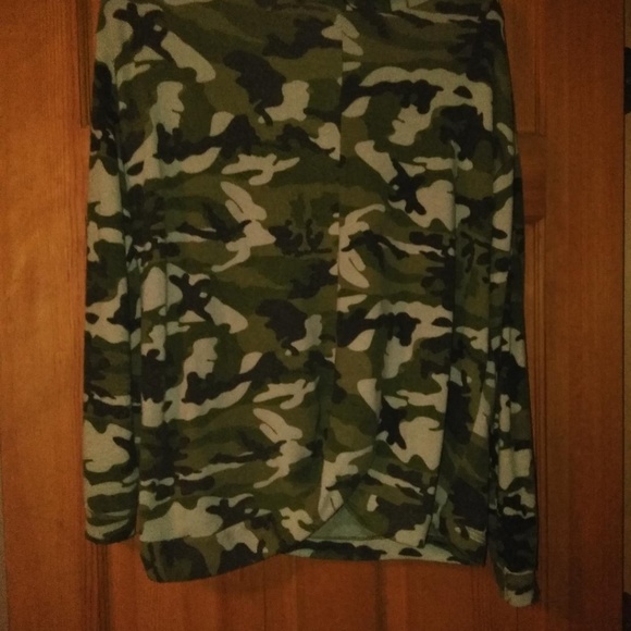 Poof Hoodie - Picture 3 of 4